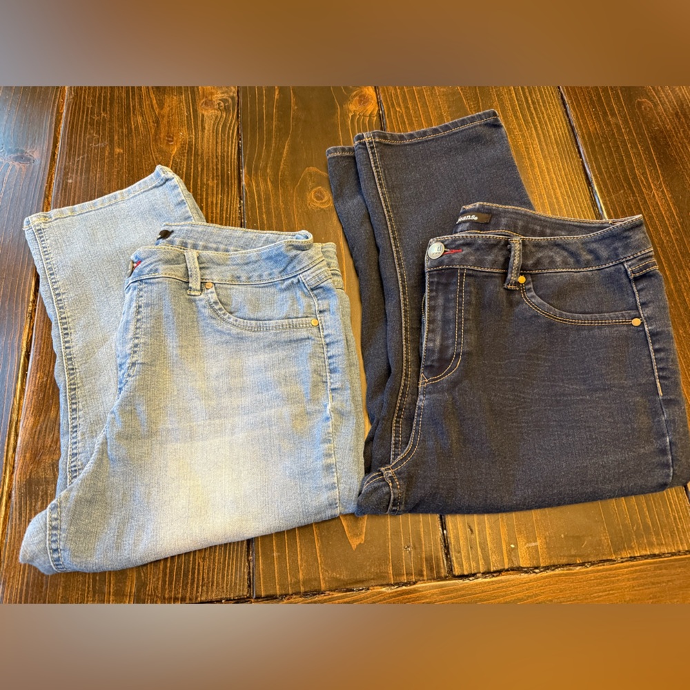 d. jeans Women's capri Jeans - Light and Dark Blue